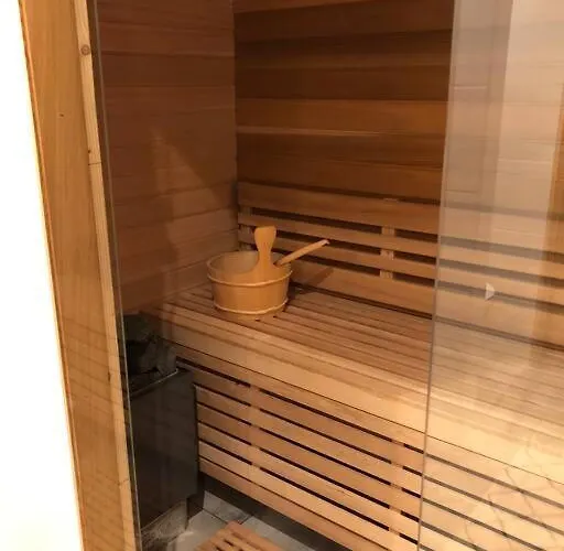 Διαμέρισμα Luxurious With Sauna And Kitchen In Center Of *